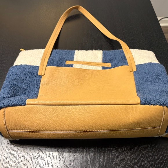 Hammitt Addie Large Pebble Leather Cabana Stripe Tote Bag - Picture 6 of 9